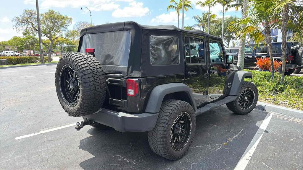 Used 2018 Jeep Wrangler Unlimited Sport S image 2
