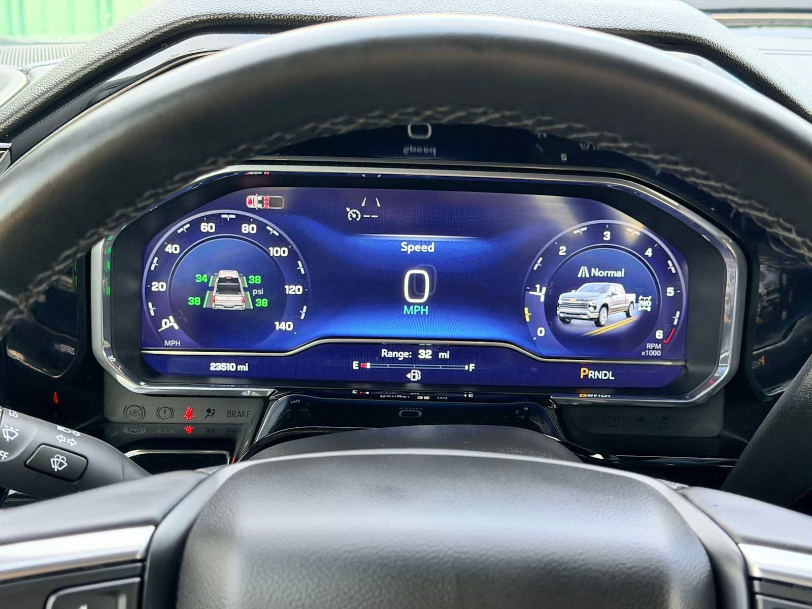 Used 2024 Chevrolet Silverado 1500 LT image 32