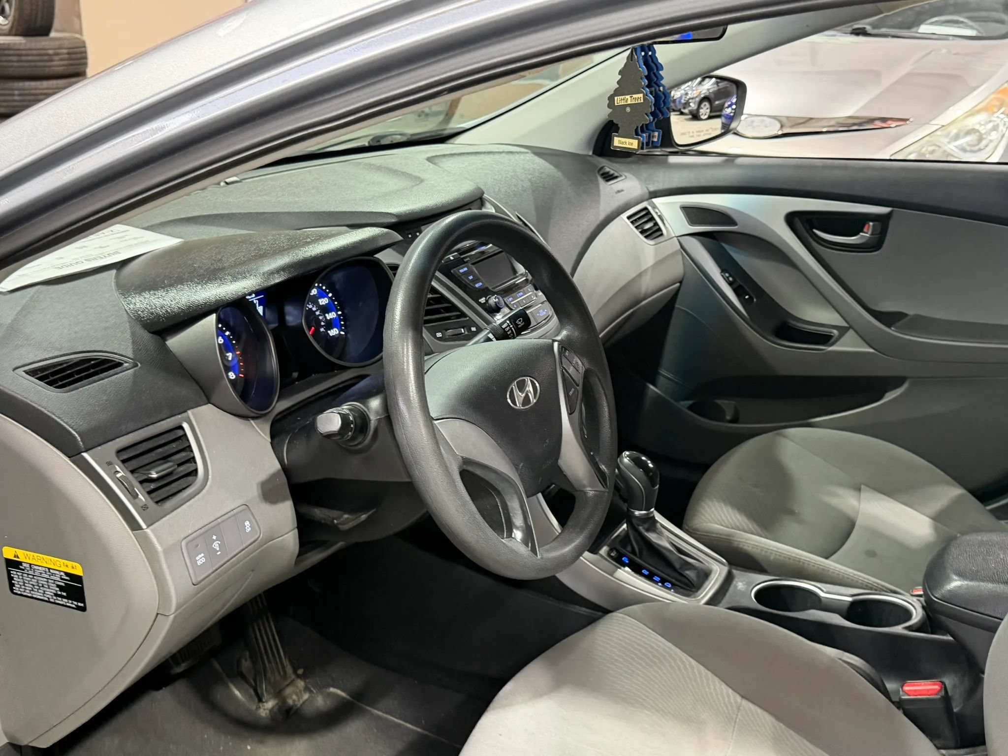Used 2015 Hyundai Elantra SE FWD image 9