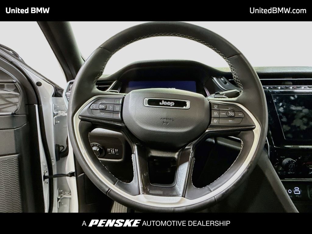 Used 2023 Jeep Grand Cherokee Altitude RWD image 6