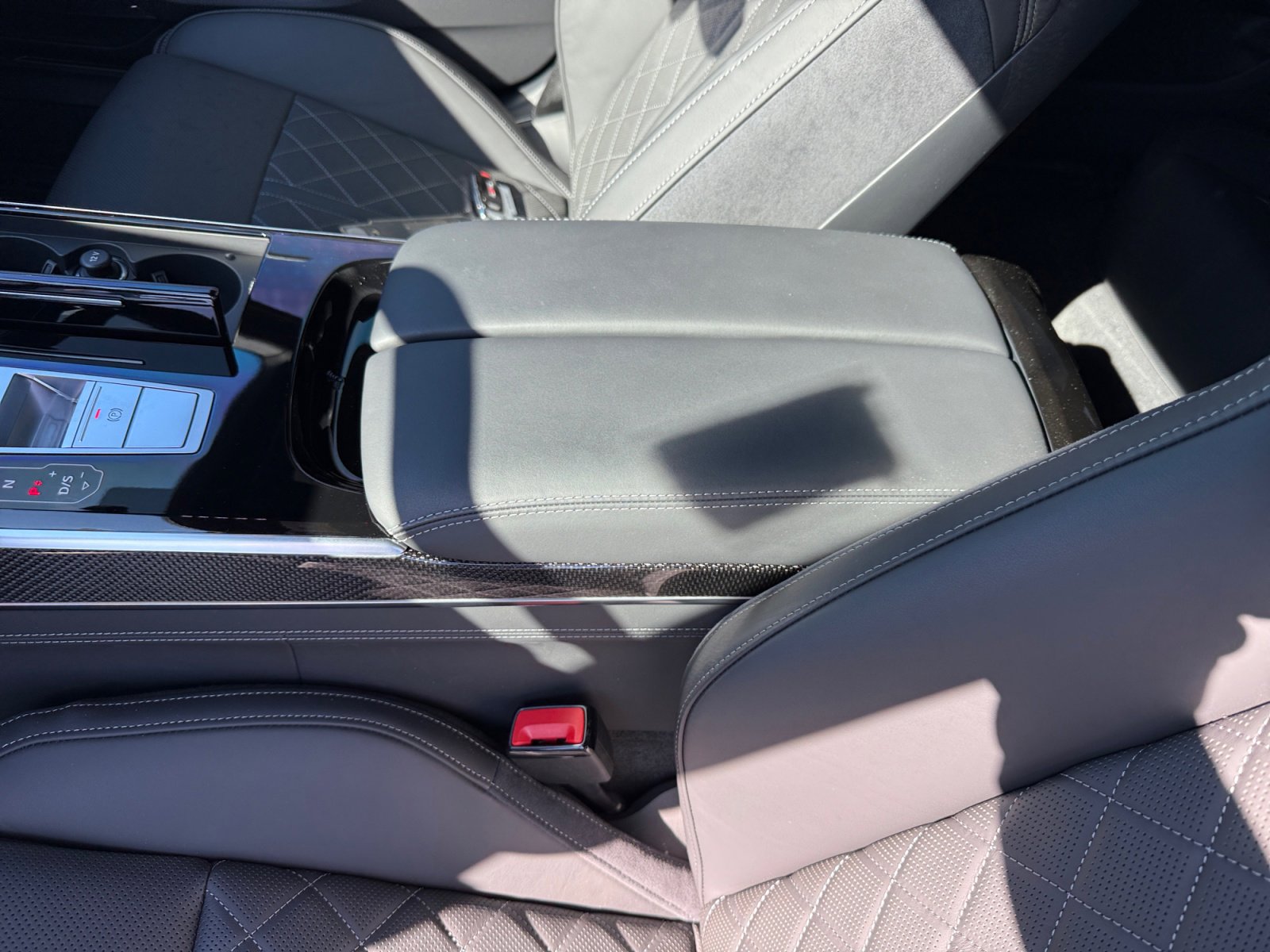 Used 2024 Audi S8 4.0T w/ S8 Black Optic Plus Package image 14