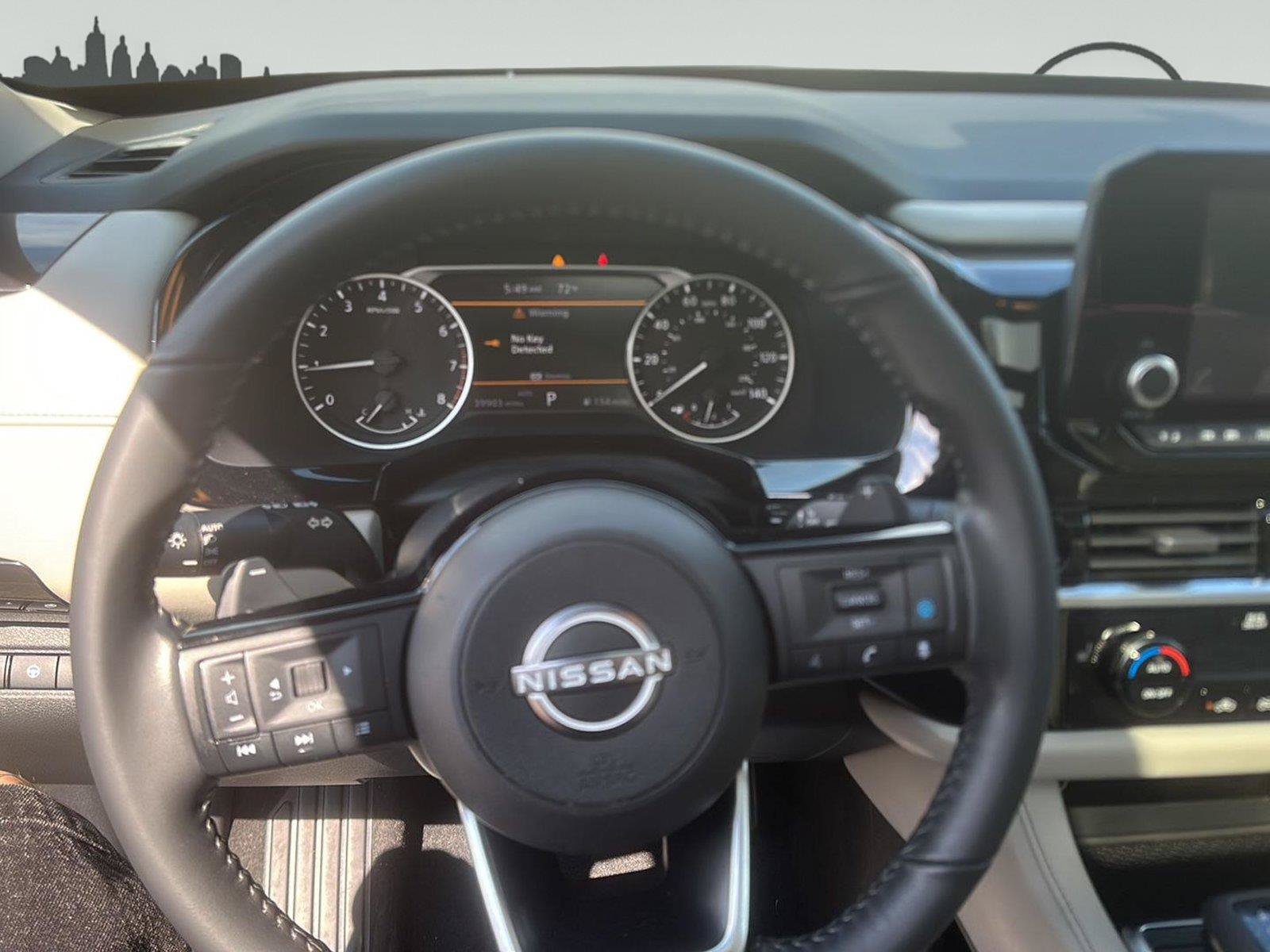 Used 2022 Nissan Pathfinder SV w/ SV Premium Package AWD/4WD image 23
