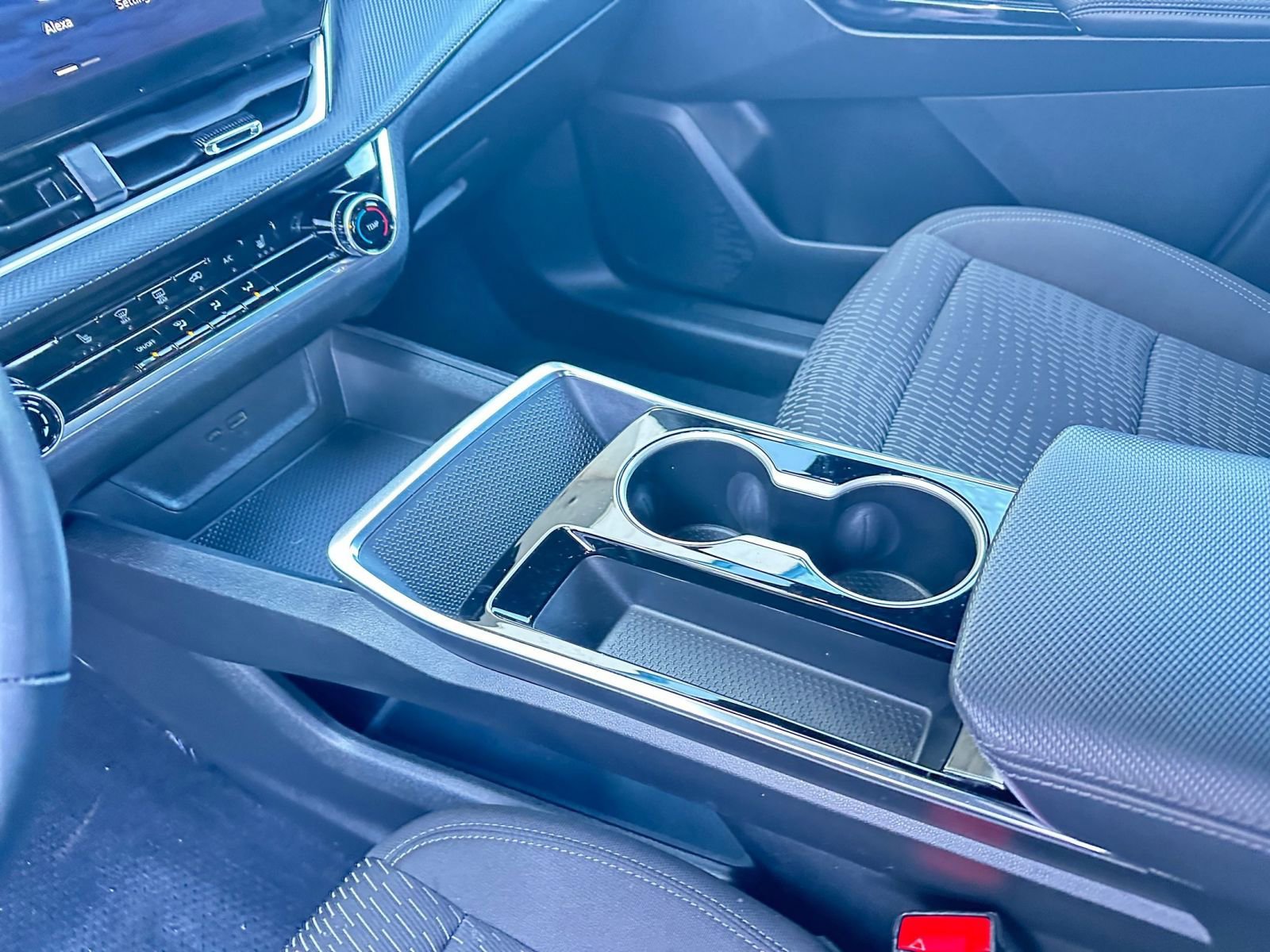 Used 2025 Chevrolet Equinox LT image 41