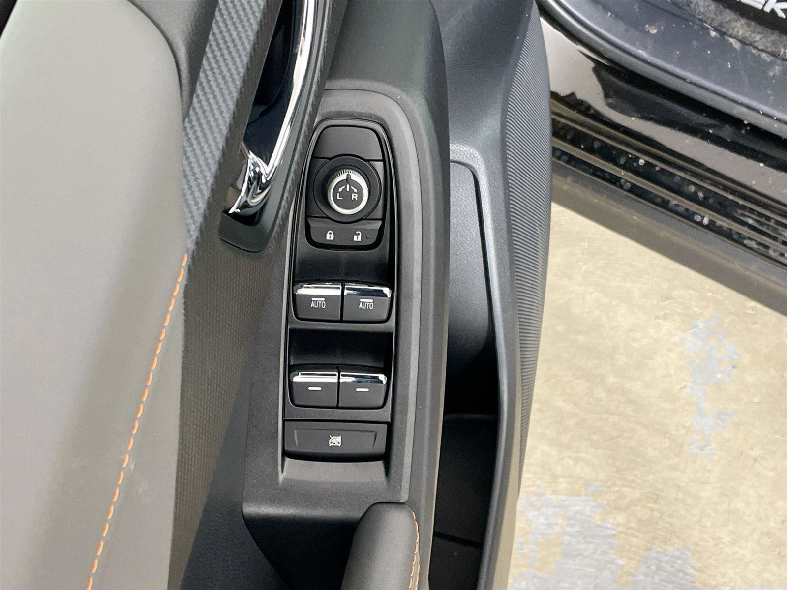 New 2026 Subaru Crosstrek 2.5i Limited w/ Crosstrek Mirror Package image 18