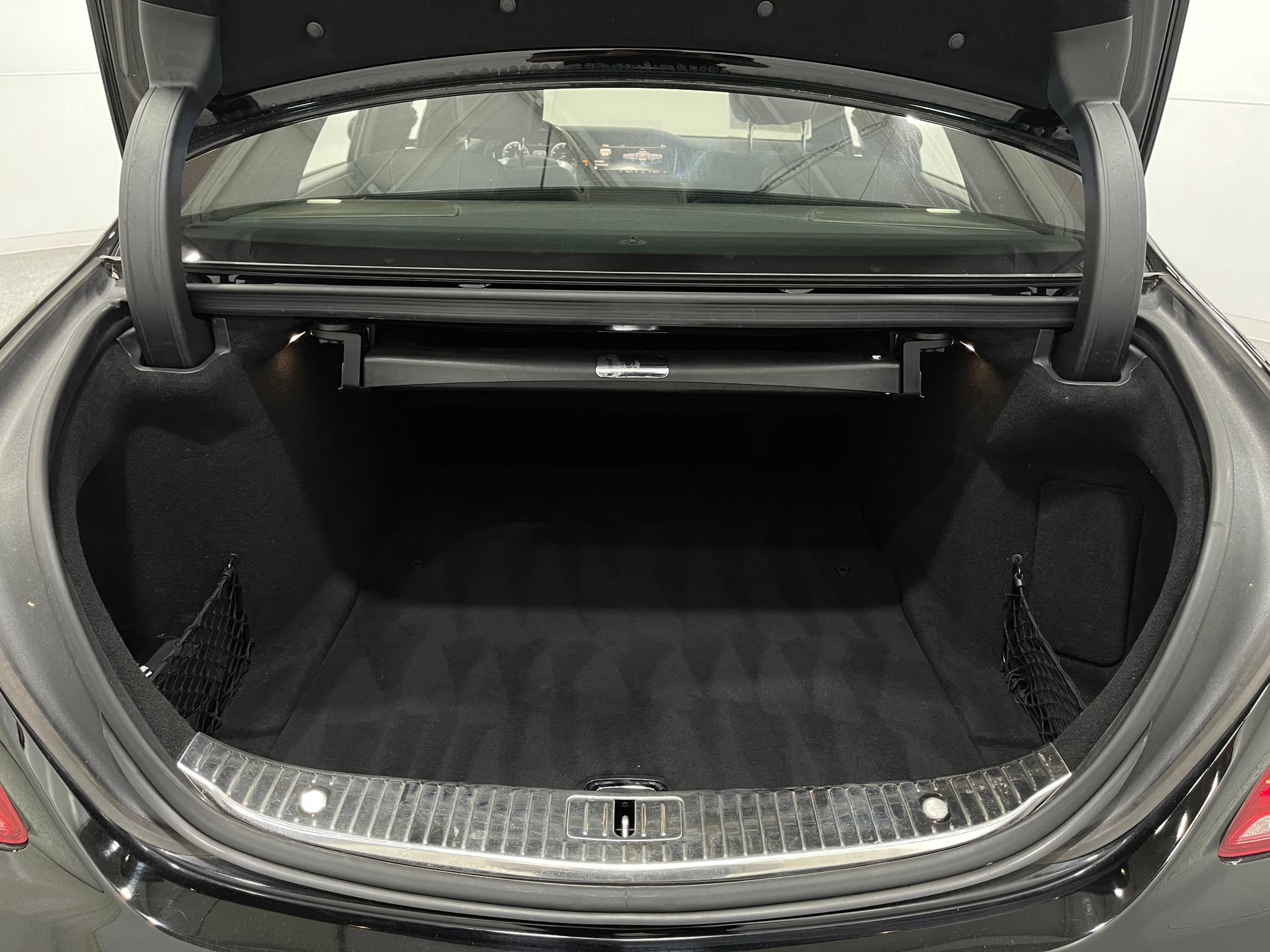 Used 2015 Mercedes-Benz S 550 4MATIC Sedan image 27