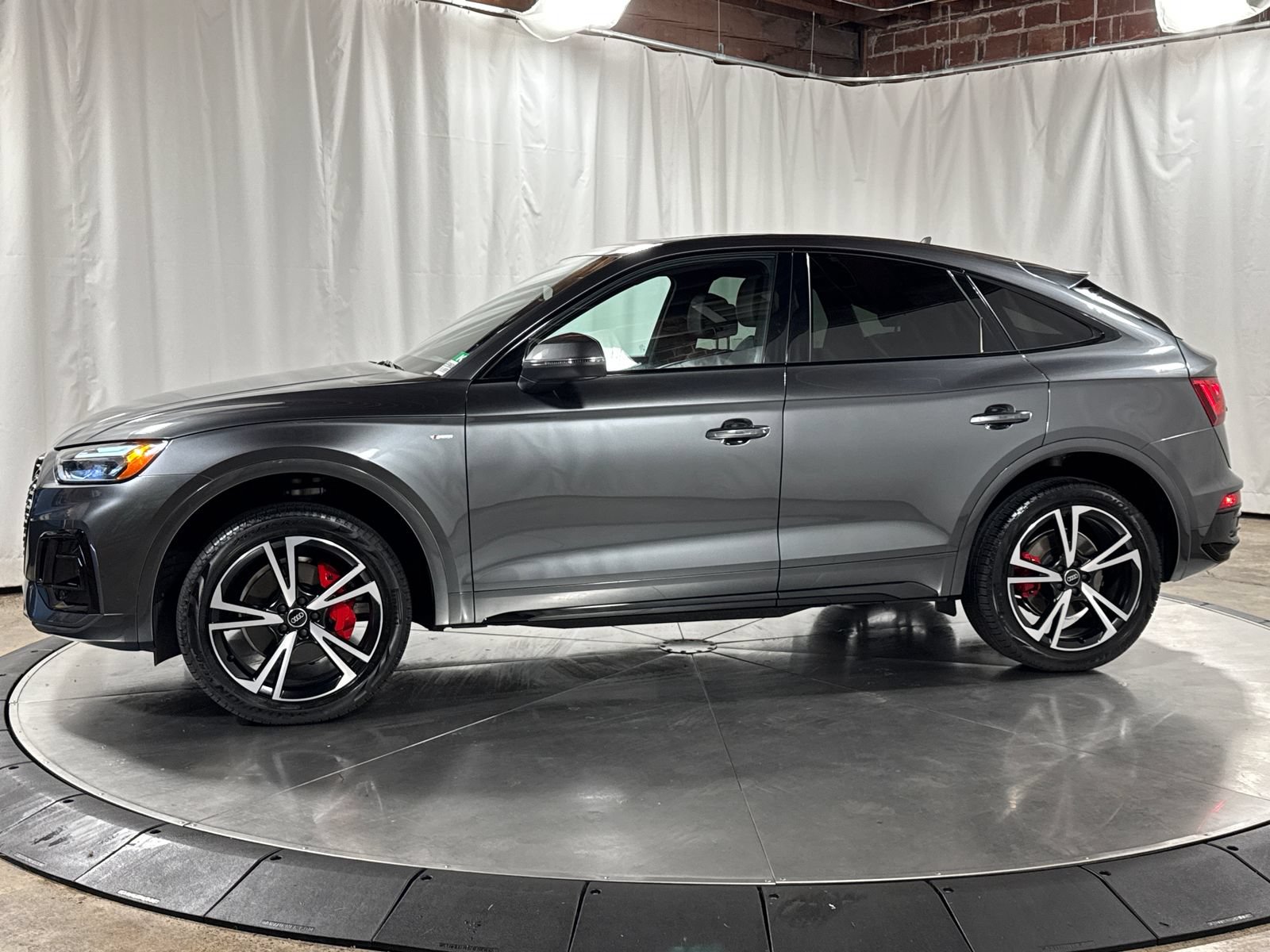 Used 2025 Audi Q5 2.0T Premium Plus w/ Premium Plus Package AWD/4WD image 10