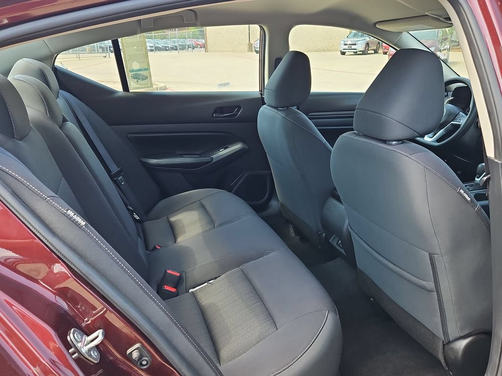 Used 2025 Nissan Altima 2.5 SV FWD image 30