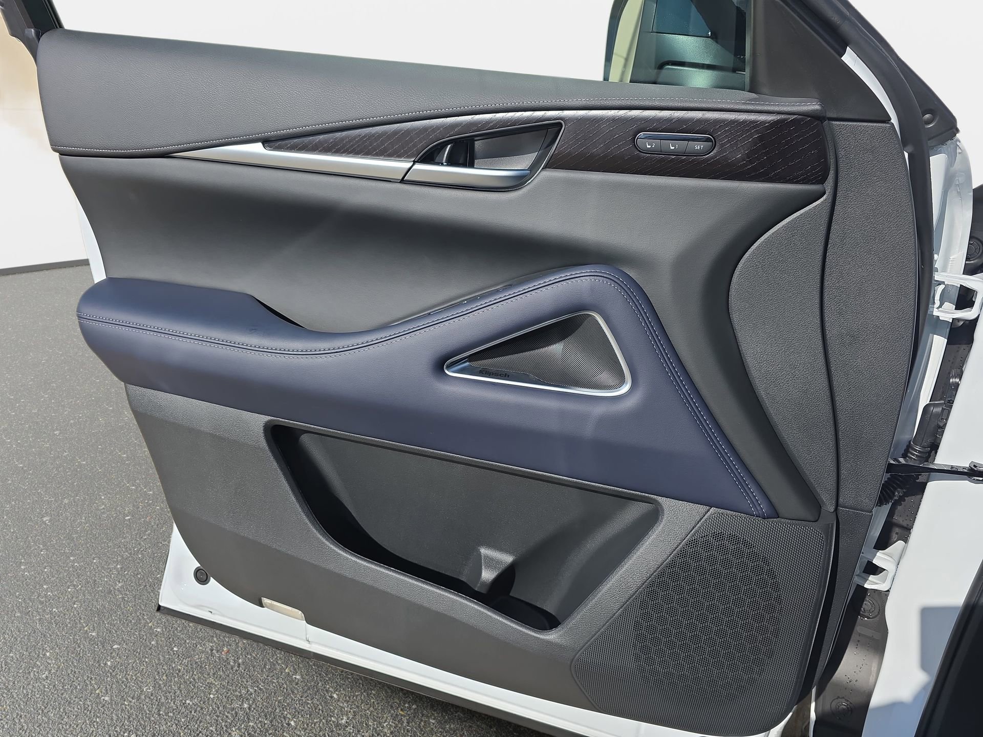 New 2026 INFINITI QX60 Sport w/ Dark Cargo Package image 26