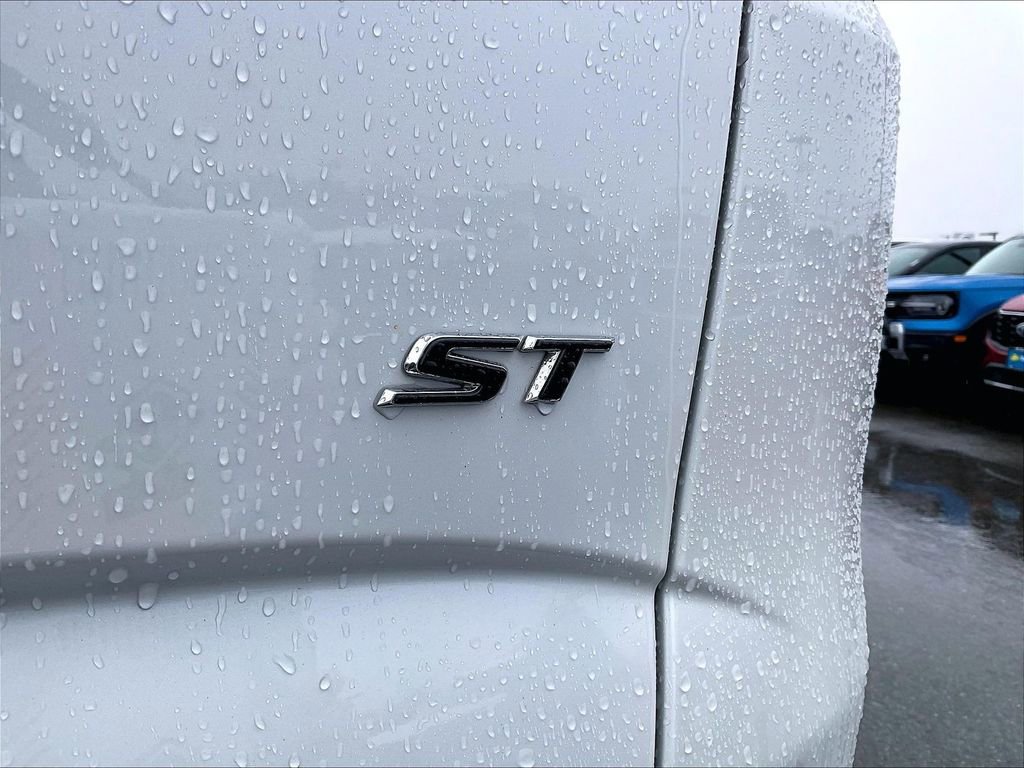 Used 2024 Buick Enclave Essence w/ Experience Buick Package image 28