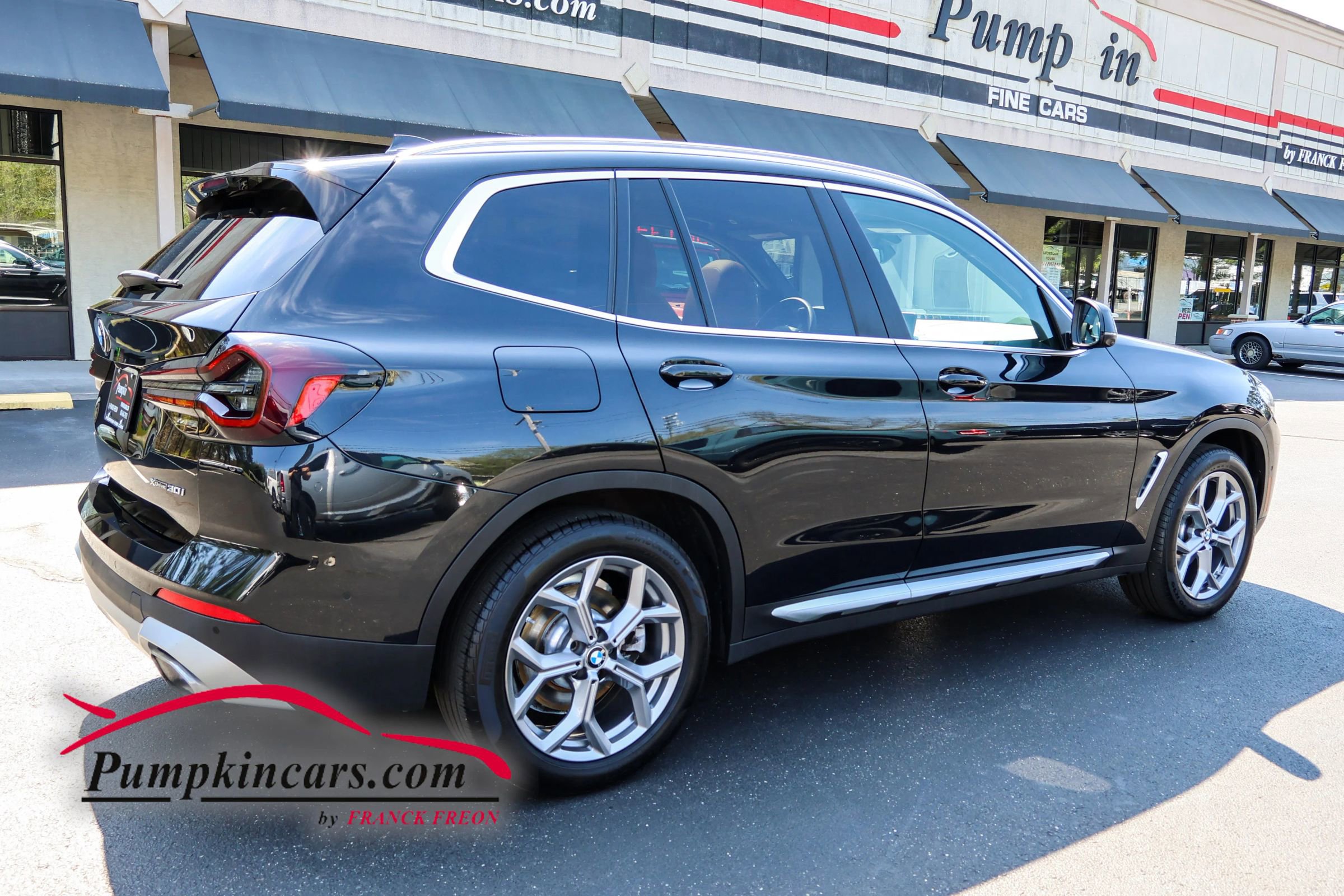 Used 2023 BMW X3 xDrive30i w/ Premium Package AWD/4WD image 3