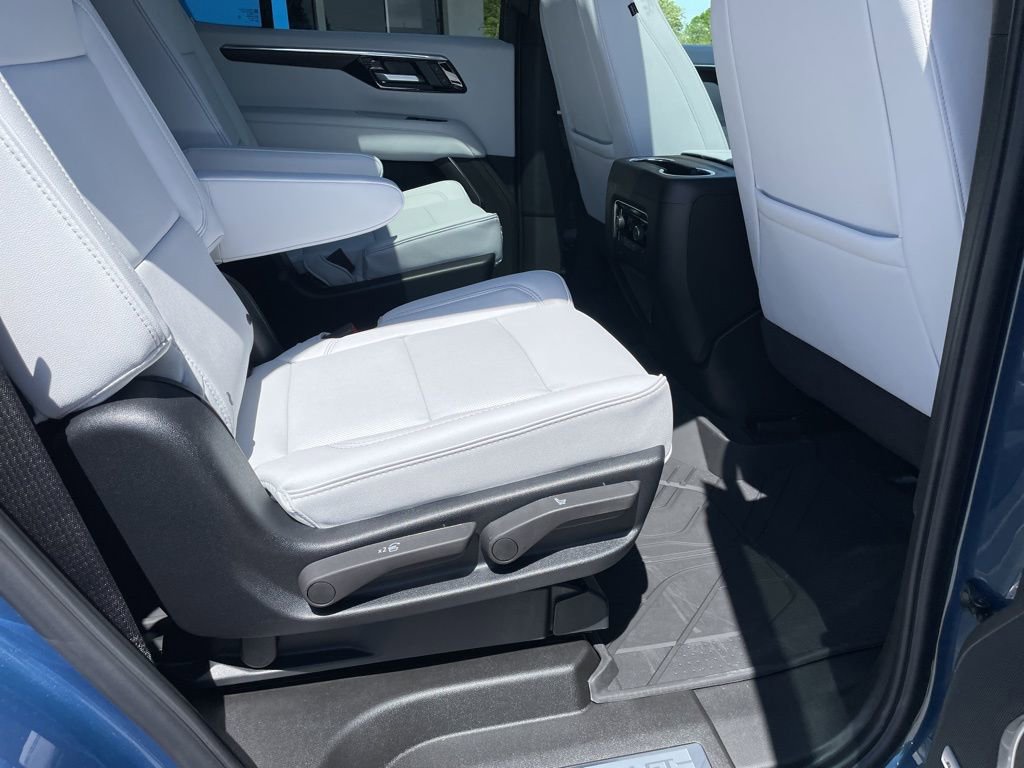 New 2026 Chevrolet Tahoe Premier w/ Sun And Tow Package AWD/4WD image 35