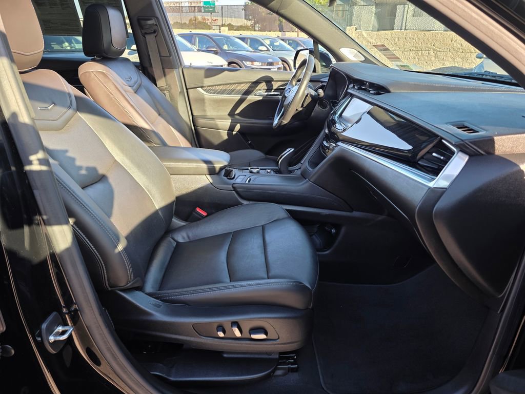 Used 2020 Cadillac XT6 Premium Luxury image 10
