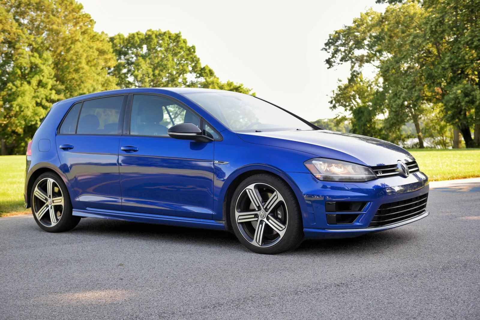 Used 2015 Volkswagen Golf R 4-Door AWD/4WD image 25