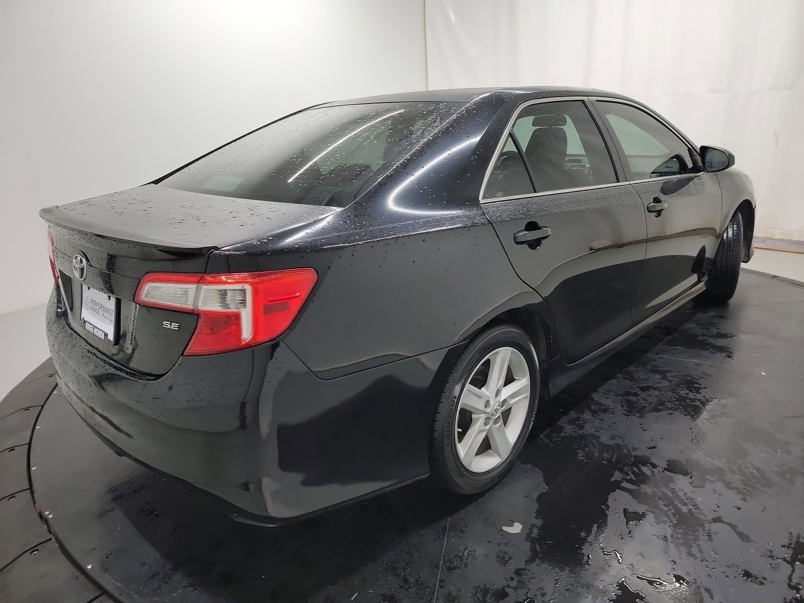 Used 2014 Toyota Camry SE image 9