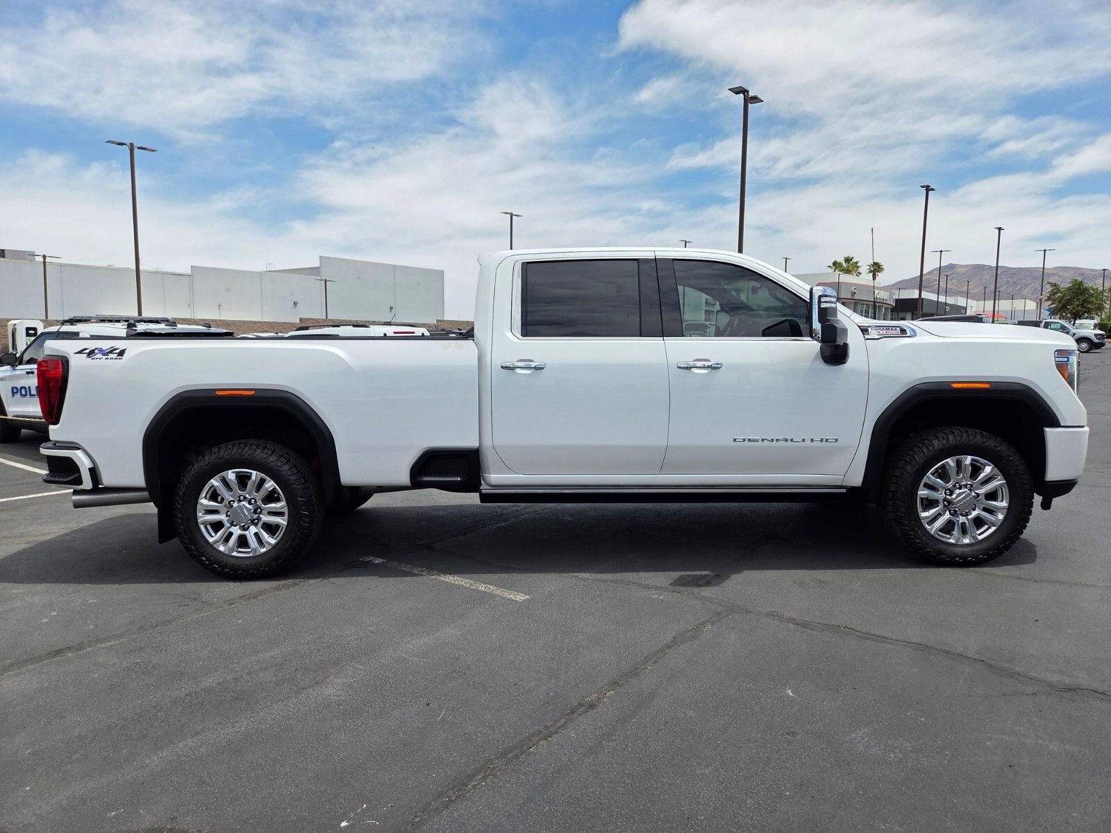 Used 2022 GMC Sierra 3500 Denali w/ Denali Ultimate Package AWD/4WD image 7