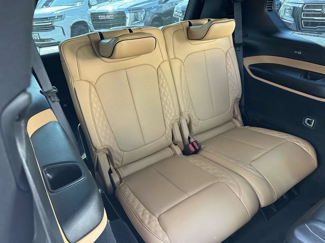 Used 2025 Jeep Grand Cherokee L Summit w/ Advanced Protech Group IV AWD/4WD image 19