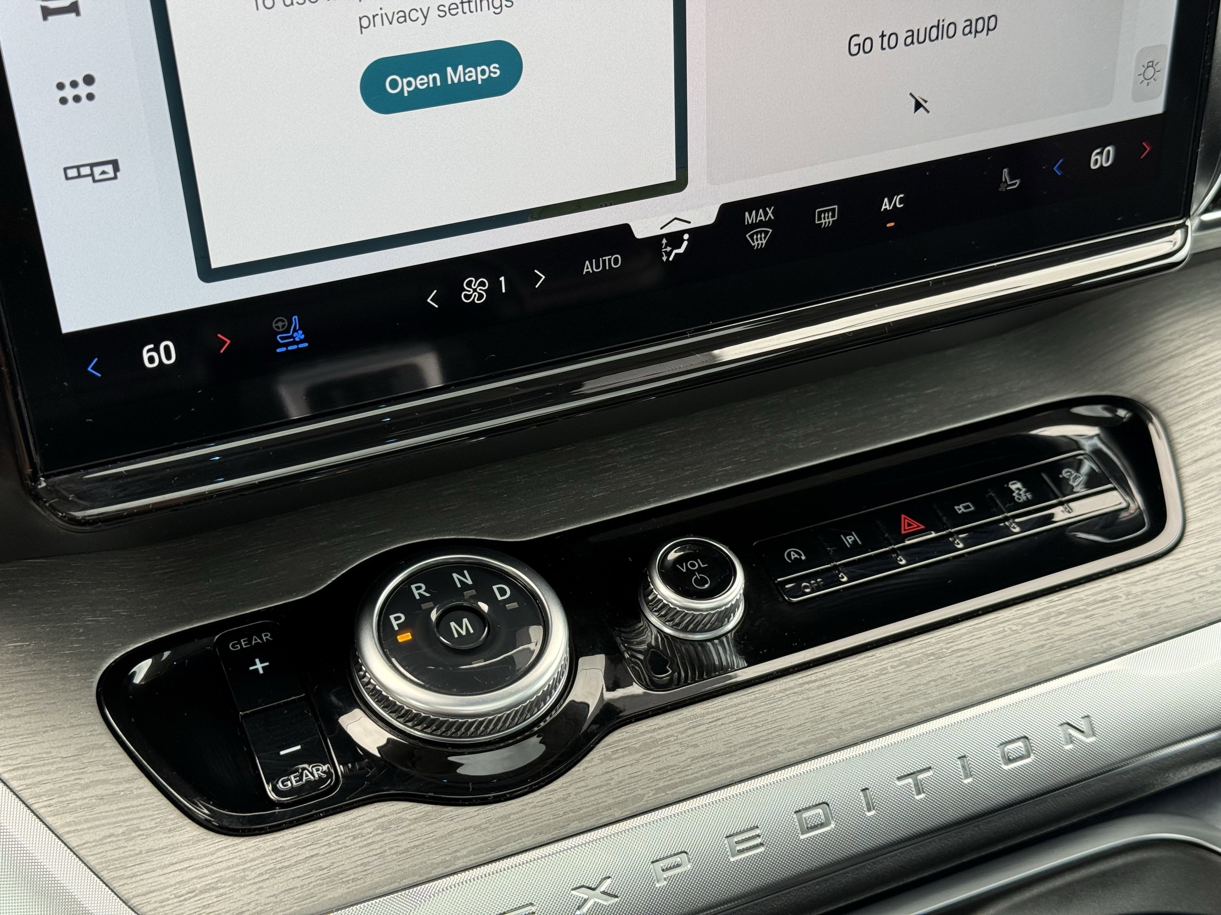 Used 2025 Ford Expedition Platinum image 23