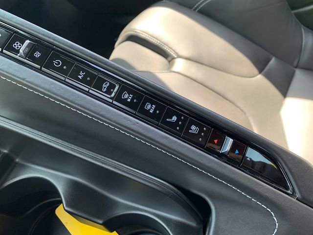 Used 2024 Chevrolet Corvette Stingray Premium Conv w/ Z51 Performance Package RWD image 28