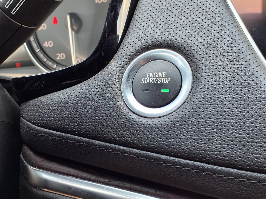 Used 2020 Cadillac XT5 Premium Luxury FWD image 17