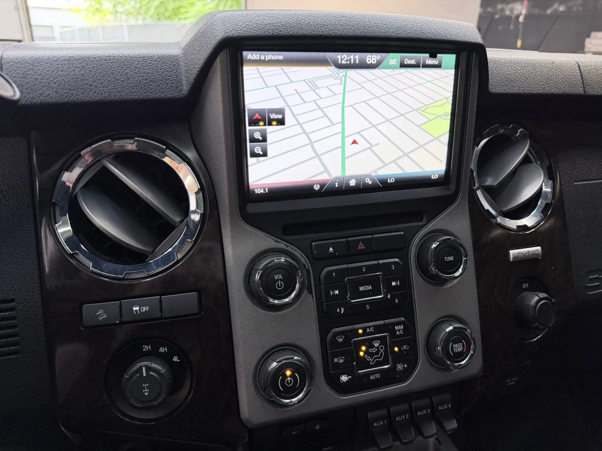 Used 2015 Ford F250 Platinum w/ FX4 Off-Road Package AWD/4WD image 16