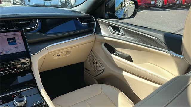 Used 2023 Jeep Grand Cherokee 4WD 4xe image 28