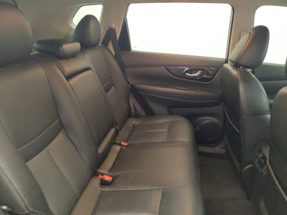 Used 2017 Nissan Rogue SL w/ SL HEV Premium Package FWD image 19