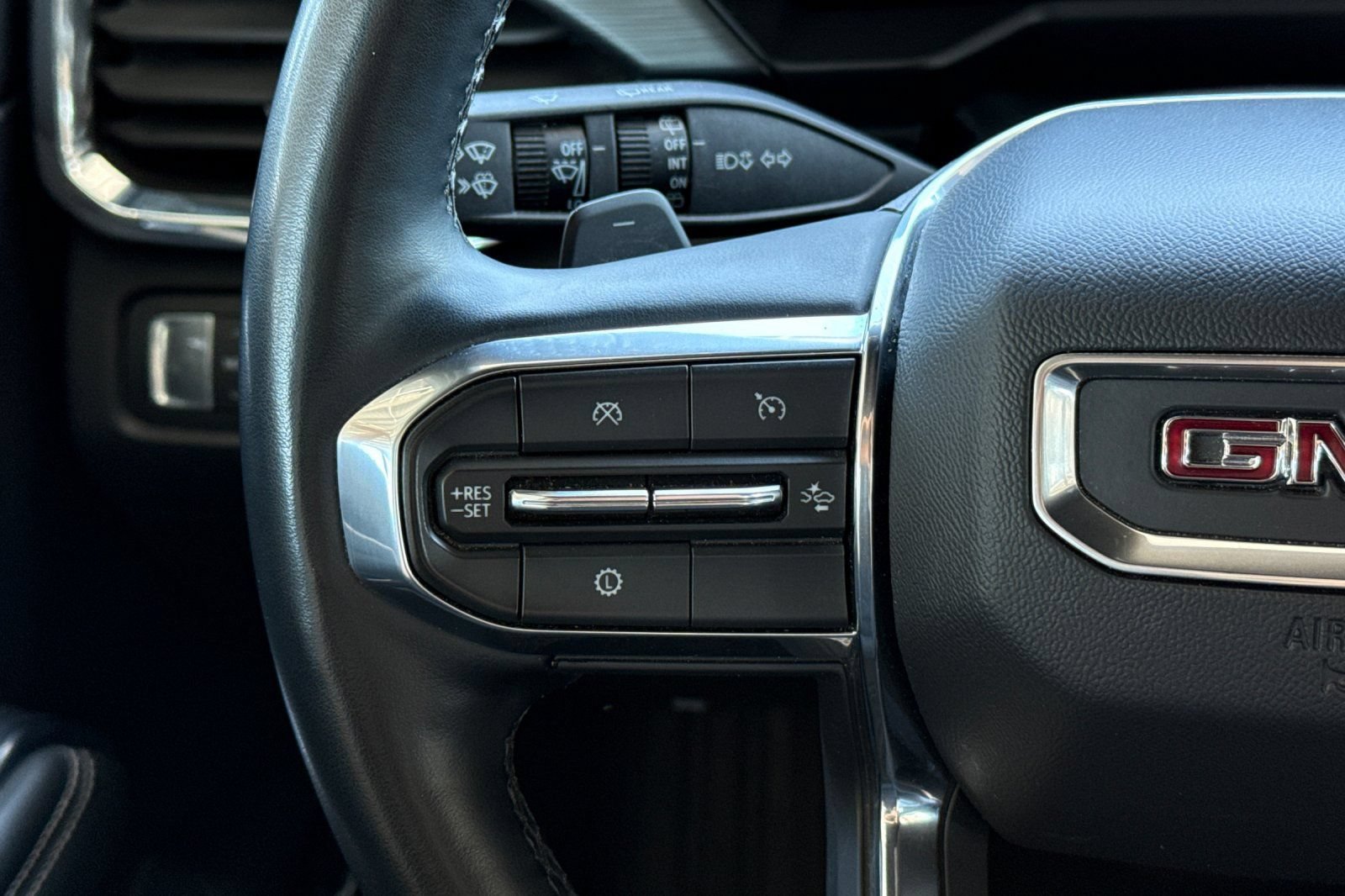 Used 2024 GMC Acadia Elevation FWD image 37