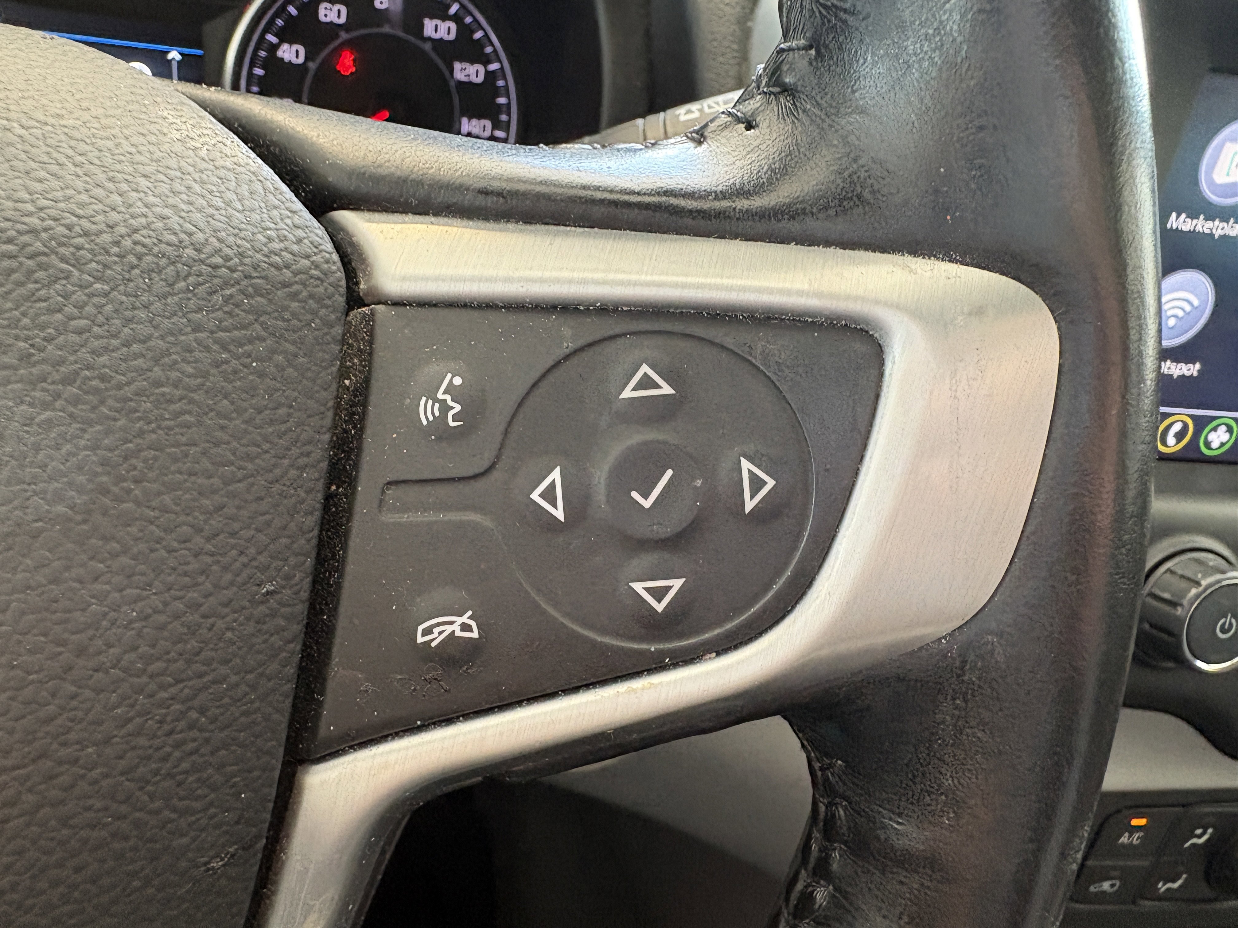 Used 2018 GMC Terrain SLT w/ Preferred Package FWD image 13