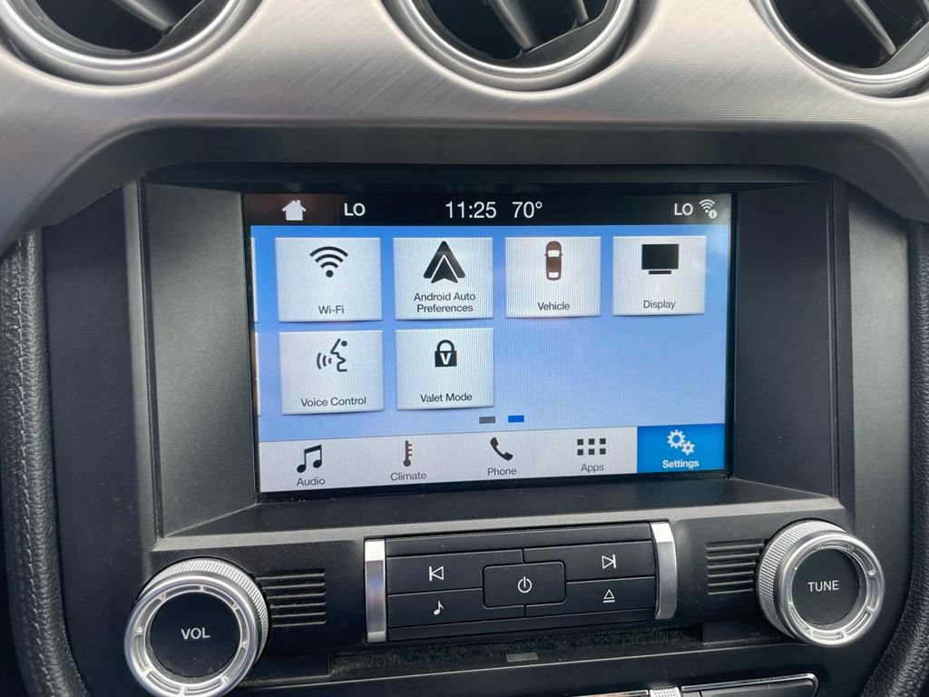 Used 2018 Ford Mustang Premium RWD image 18
