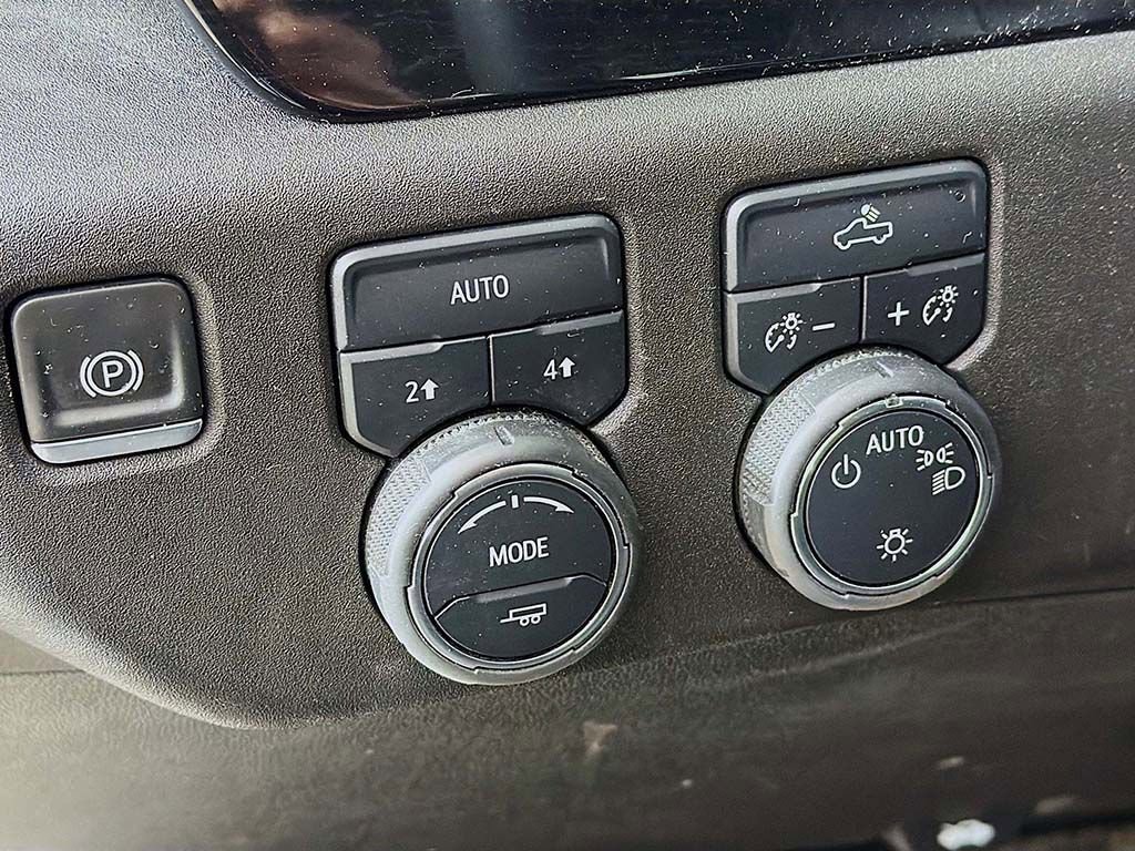 Used 2024 Chevrolet Silverado 1500 LT image 26