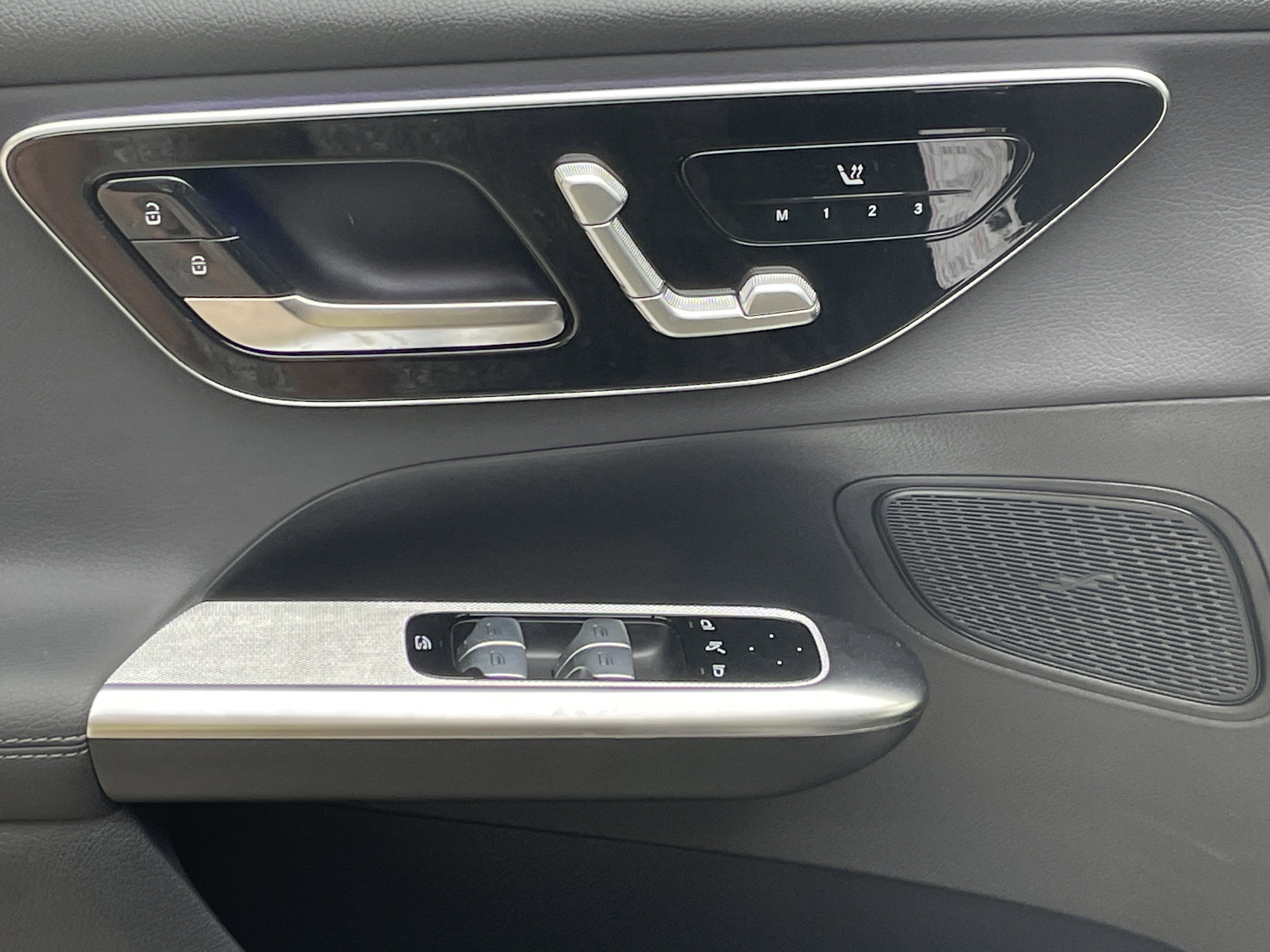 Certified 2025 Mercedes-Benz GLC 300 image 19