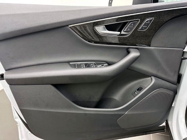Used 2023 Audi Q7 2.0T Premium w/ Convenience Package AWD/4WD image 23