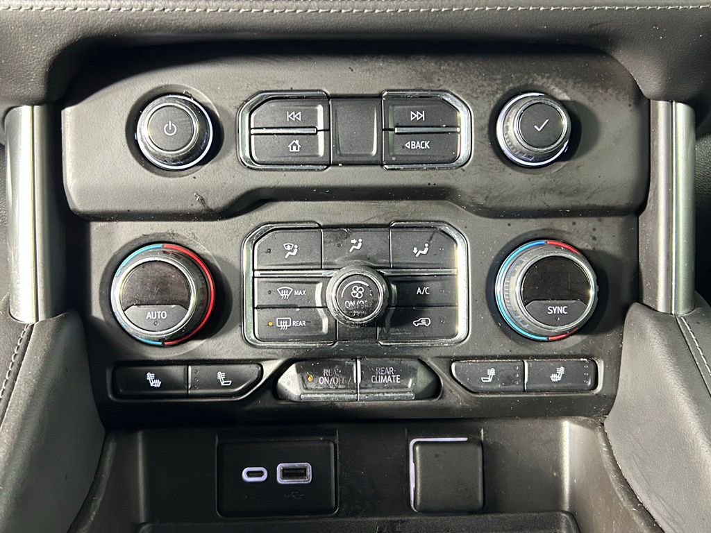 Used 2021 Chevrolet Suburban LT image 23