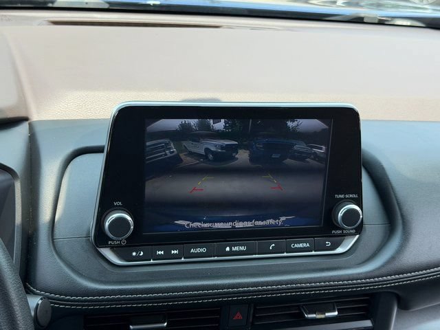 Used 2023 Nissan Rogue SV AWD/4WD image 5