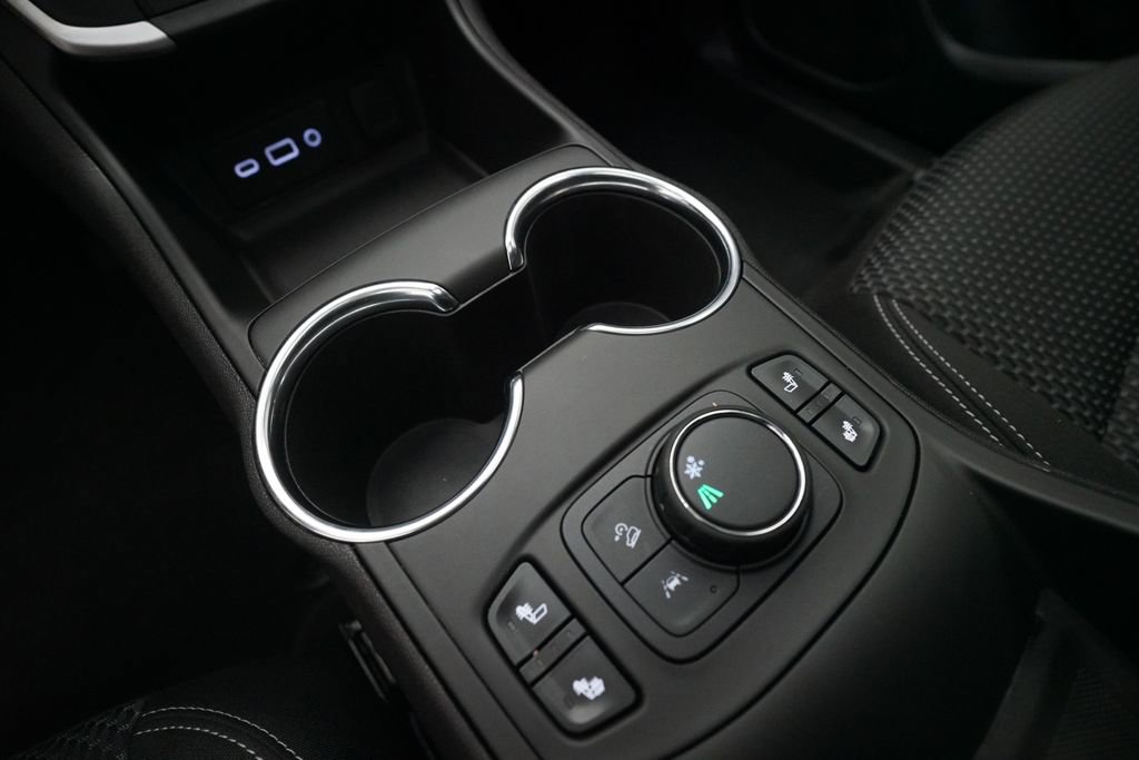 Used 2022 GMC Terrain SLE w/ Driver Convenience Package image 17