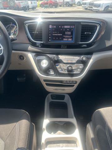 Used 2022 Chrysler Voyager LX FWD image 26