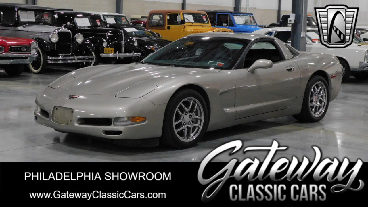 Used 1999 Chevrolet Corvette Coupe w/ Memory Pkg