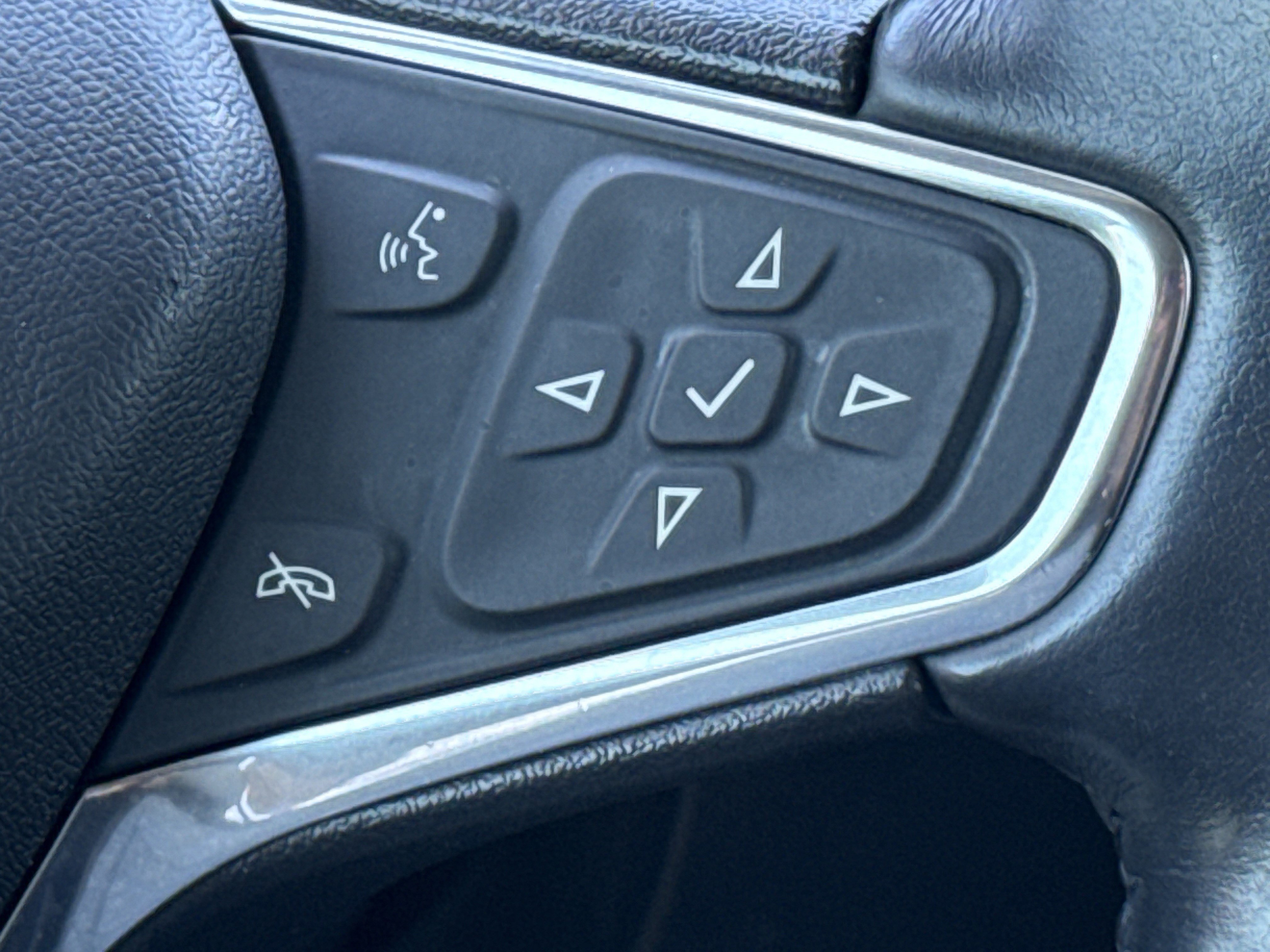 Used 2020 Chevrolet Equinox Premier FWD image 20