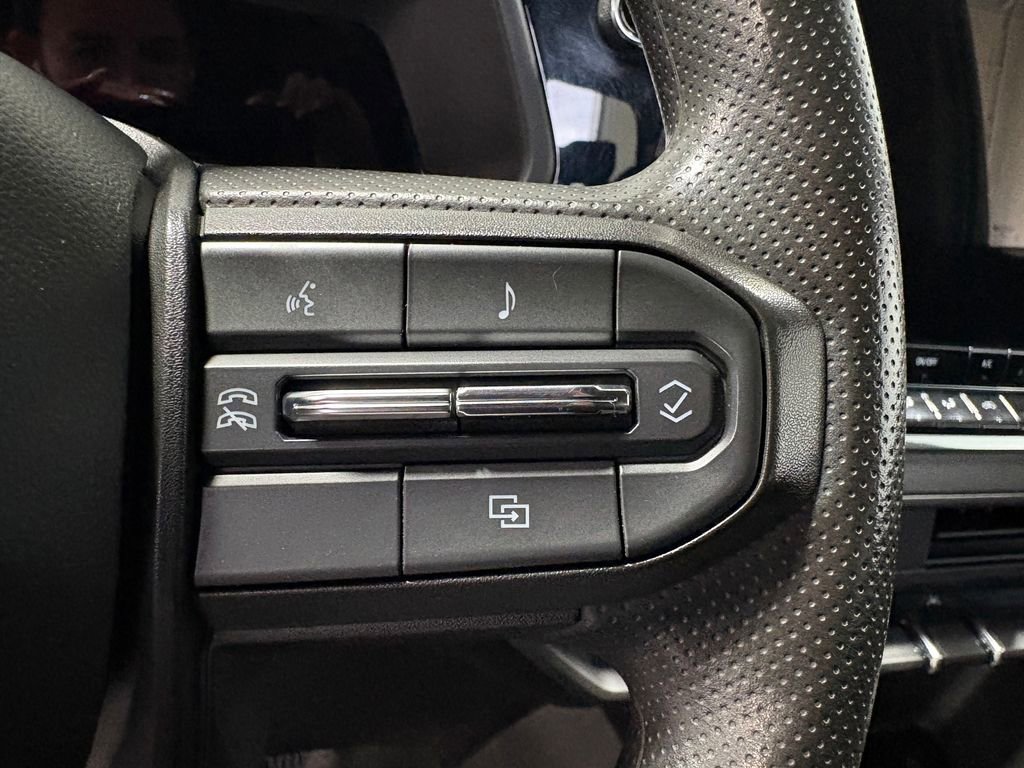 Used 2023 Chevrolet Colorado W/T image 27