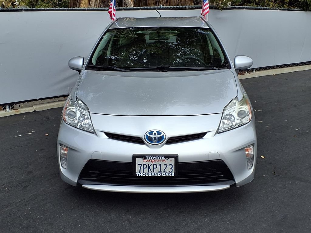 Used 2015 Toyota Prius Two FWD image 2