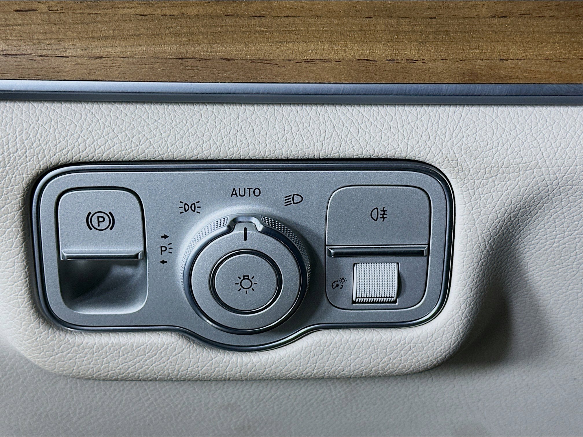 Used 2022 Mercedes-Benz GLE 350 w/ AMG Line Exterior image 16