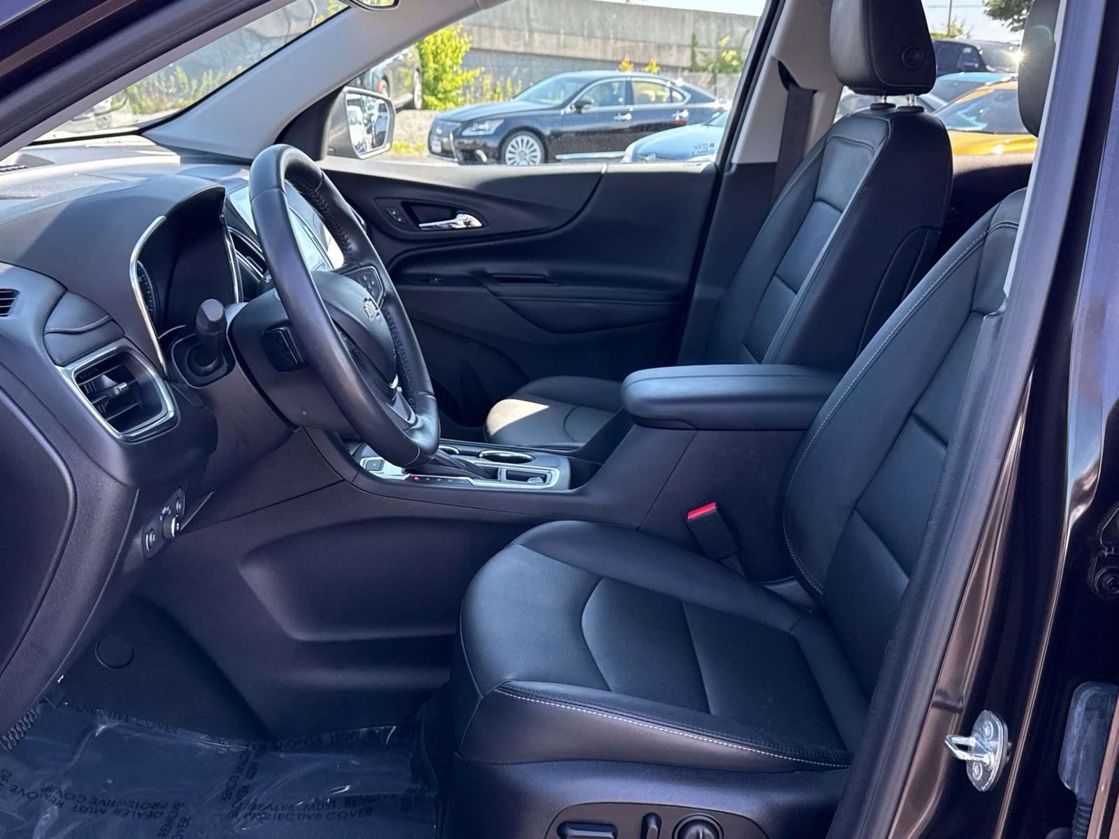 Used 2020 Chevrolet Equinox Premier FWD image 17