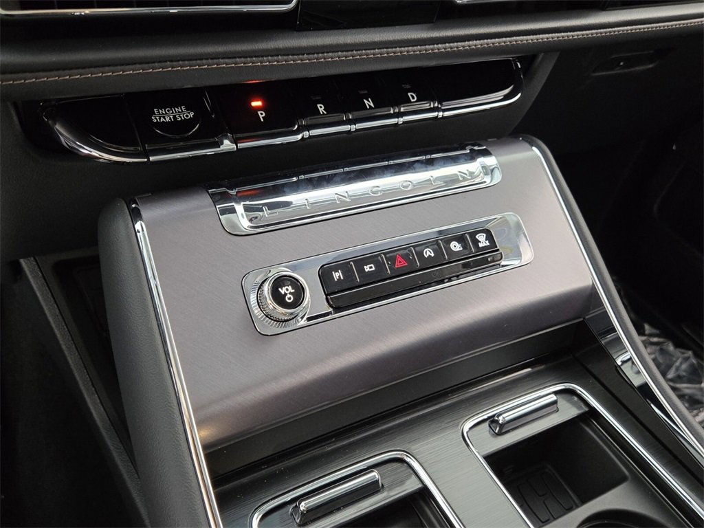 New 2025 Lincoln Aviator 2WD w/ Jet Appearance Package image 14