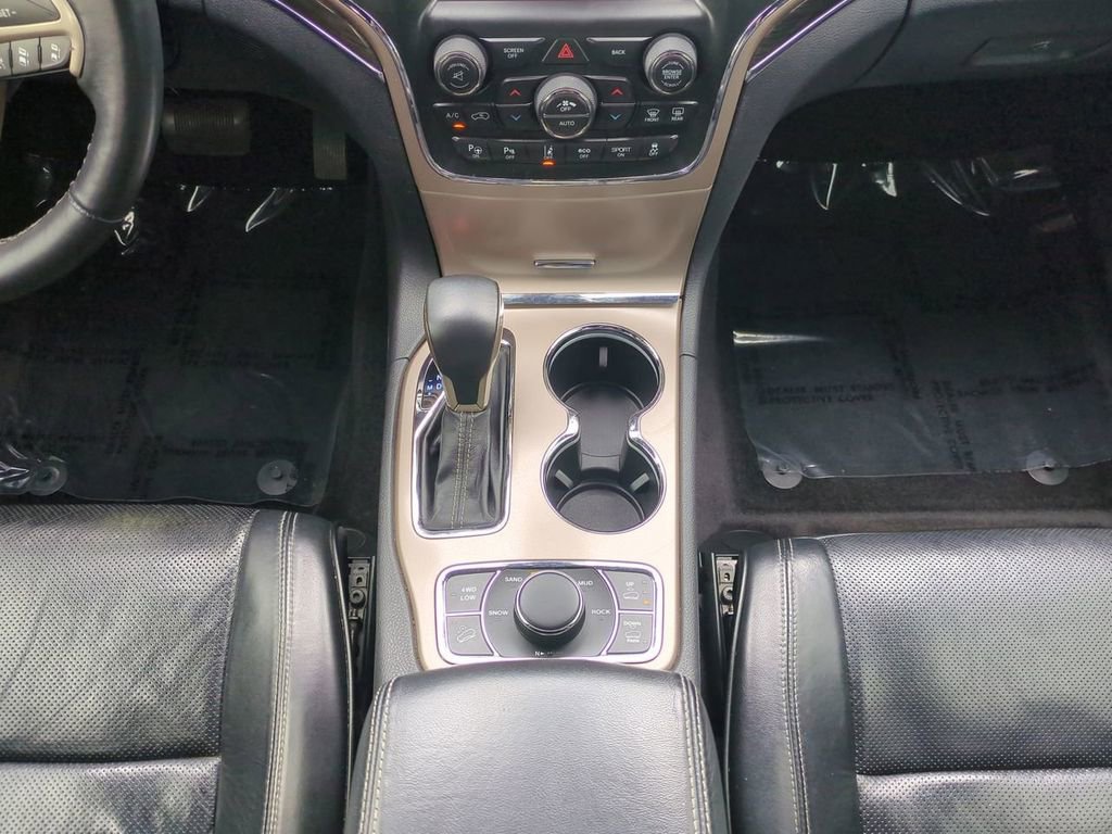 Used 2017 Jeep Grand Cherokee Overland w/ Jeep Active Safety Group image 18