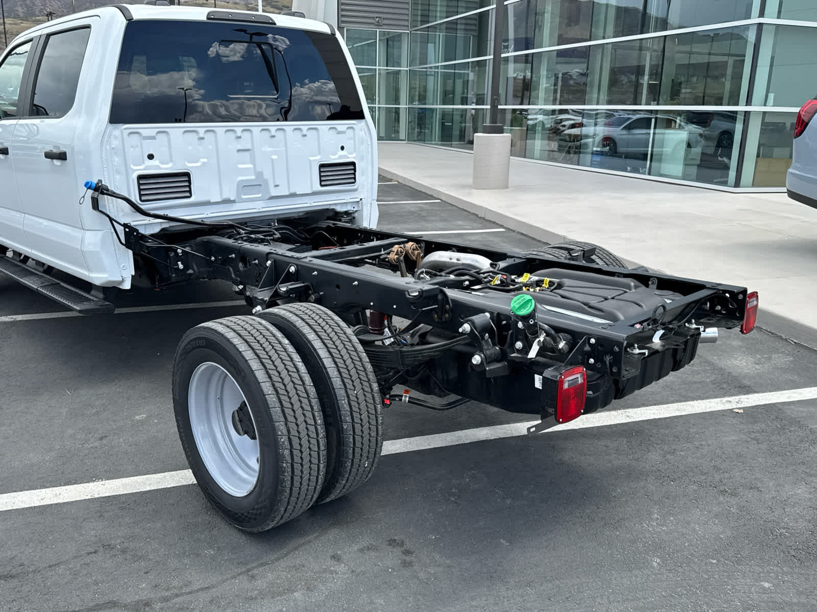 New 2026 Ford F550 4x4 Crew Cab Super Duty w/ XL Chrome Package image 13