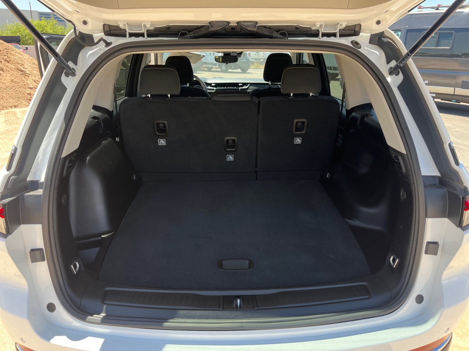 Used 2023 Jeep Grand Cherokee Laredo w/ Trailer Tow Prep Group (B) RWD image 29