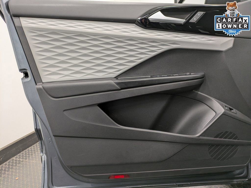 Used 2022 Volkswagen Taos S w/ IQ Drive S Package image 9