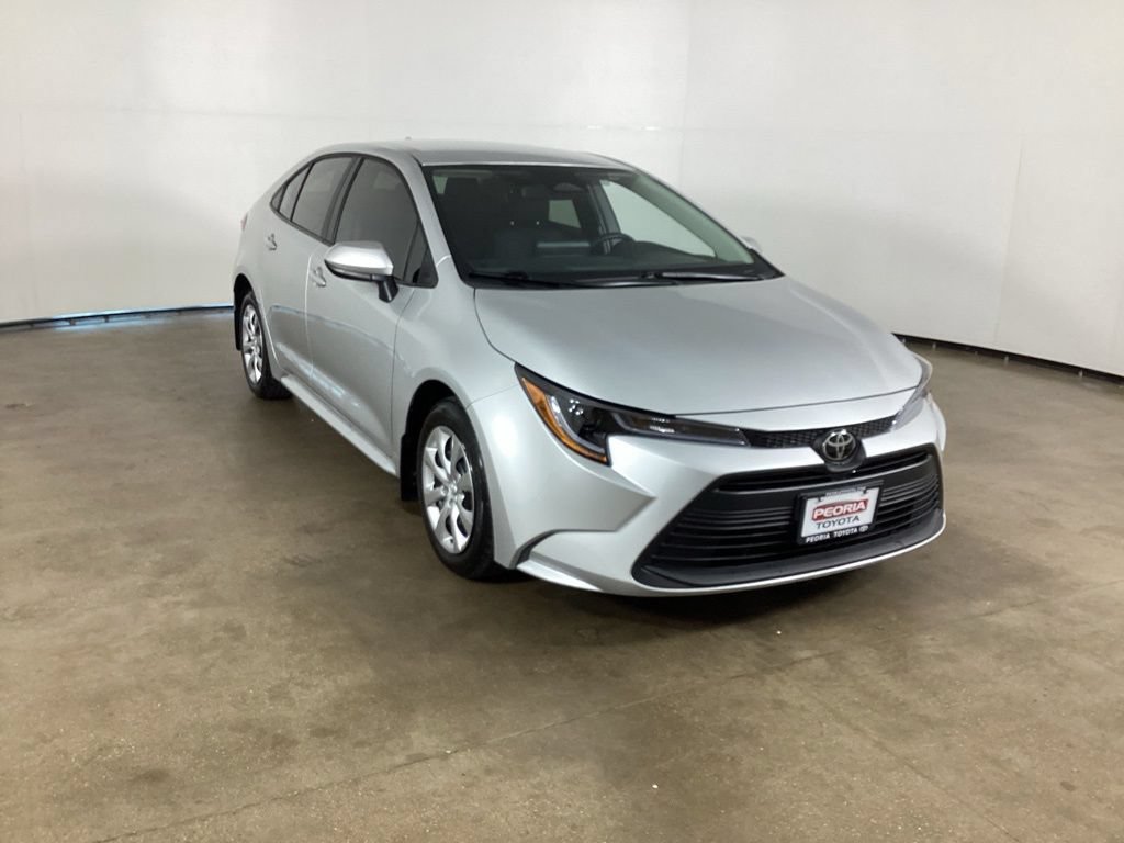 Used 2025 Toyota Corolla LE FWD image 3