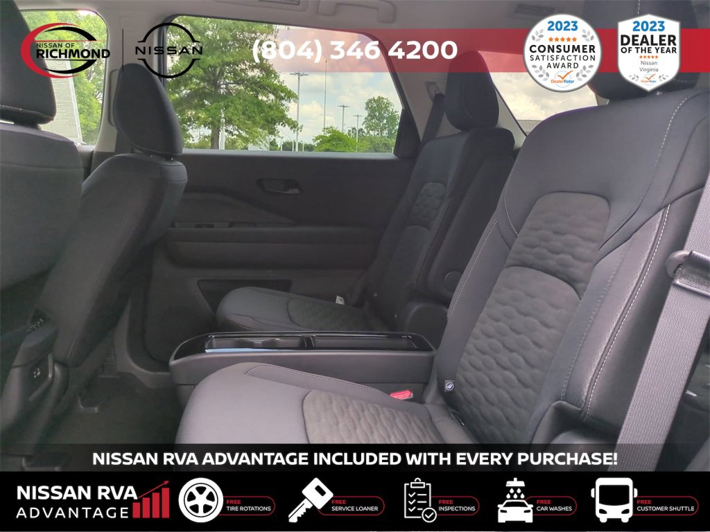 New 2025 Nissan Pathfinder SV w/ SV Premium Package image 15