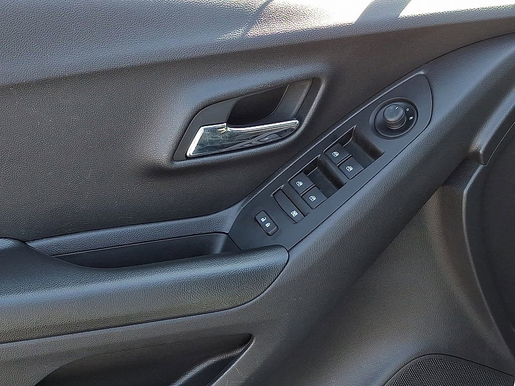 Used 2022 Chevrolet Trax LT w/ Sport Edition AWD/4WD image 14